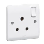 730089 - 15A 1 GANG SWITCHED SOCKET -WHITE - LEGRAND