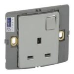 283111 -  BS 13A 1G SP SWITCHED - SILVERM - MALIA