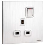 281111 -  BS 13A SOCKET + SWITCH-WHITE - MALIA